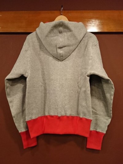 グレー×レッド