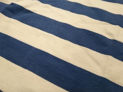 ベージュ×ブルー