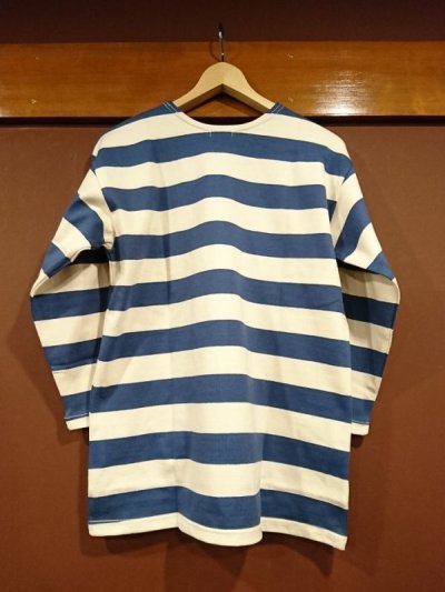 ベージュ×ブルー