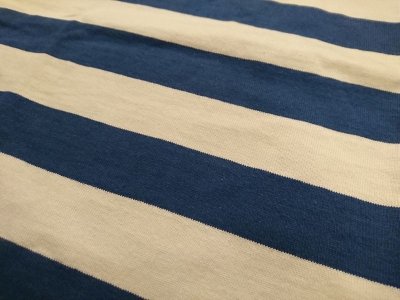 ベージュ×ブルー