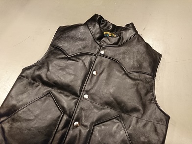 ダブルヘリックスのレザーダウンベスト！